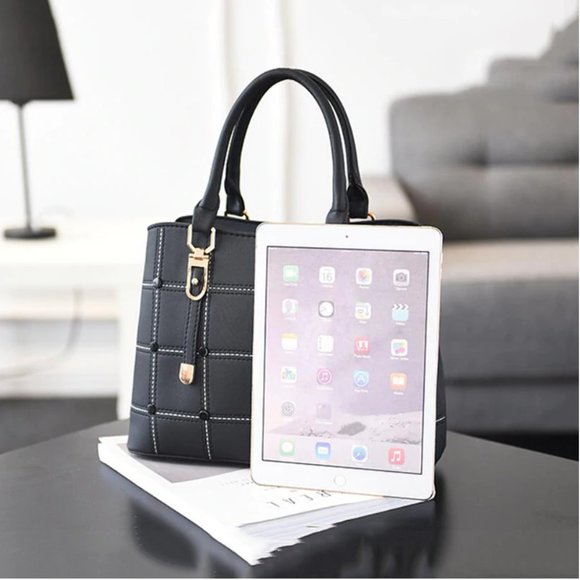 Large Capacity Vegan Leather Black Shoulder Bag - Picture 2 of 11